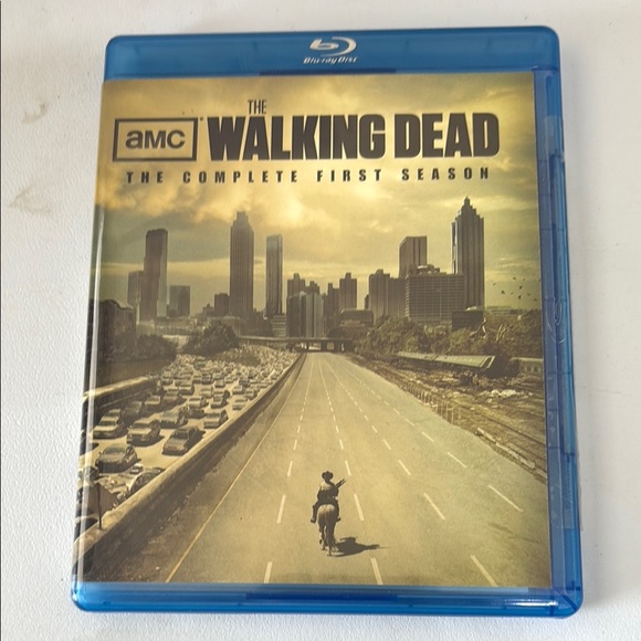 Other - The Walking Dead Complete First Season Blu-ray